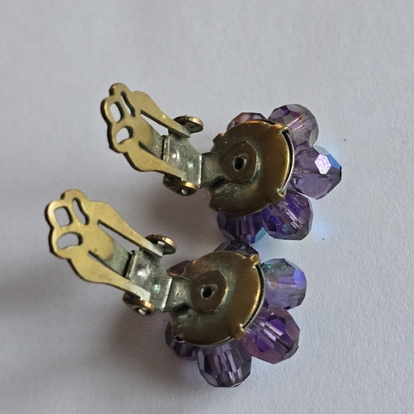 Vintage earrings purple AB beads gold tone clip on sparkly retro beaded - Picture 9 of 9